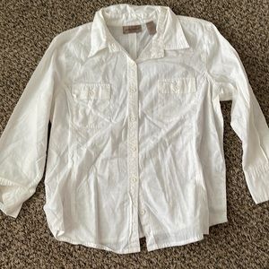 women’s white button up top